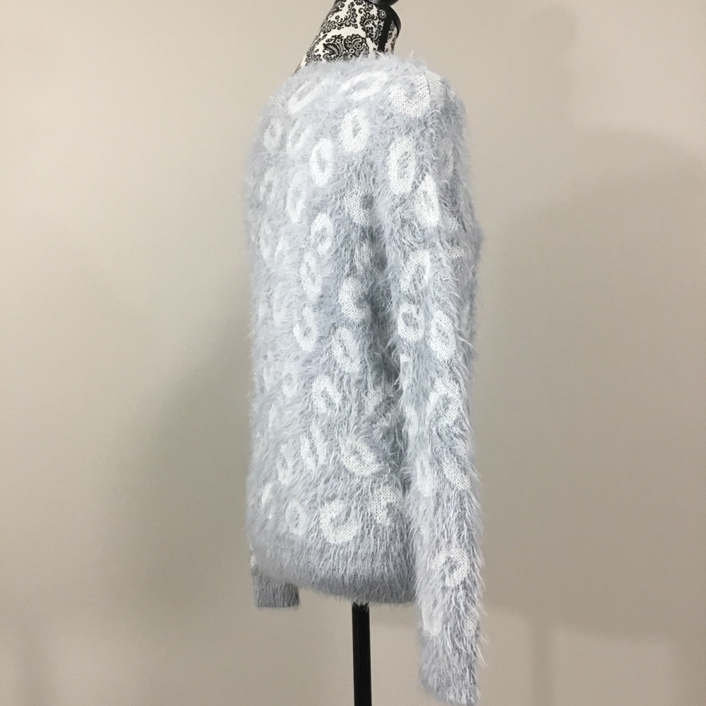 APT.9 Animal Print Metallic Grey Fuzzy Sweater M - Picture 12 of 15